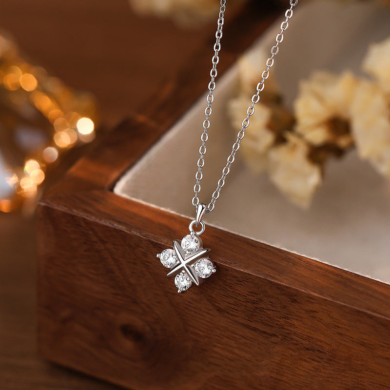 Hurmaava Kaulakoru jokaiseen tilaisuuteen