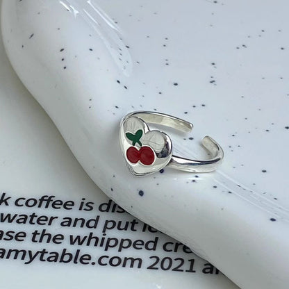 Klassinen Sormus ajattomalla viehätyksellä