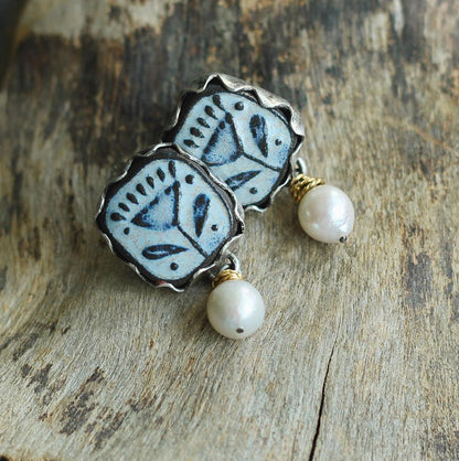 Kaunis Helmi Korvarengas ainutlaatuisella tyylillä