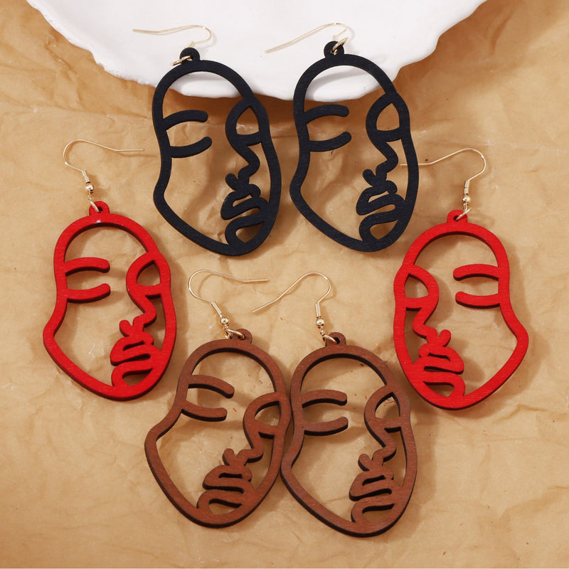 Kaunis Korvarengas ainutlaatuisella tyylillä