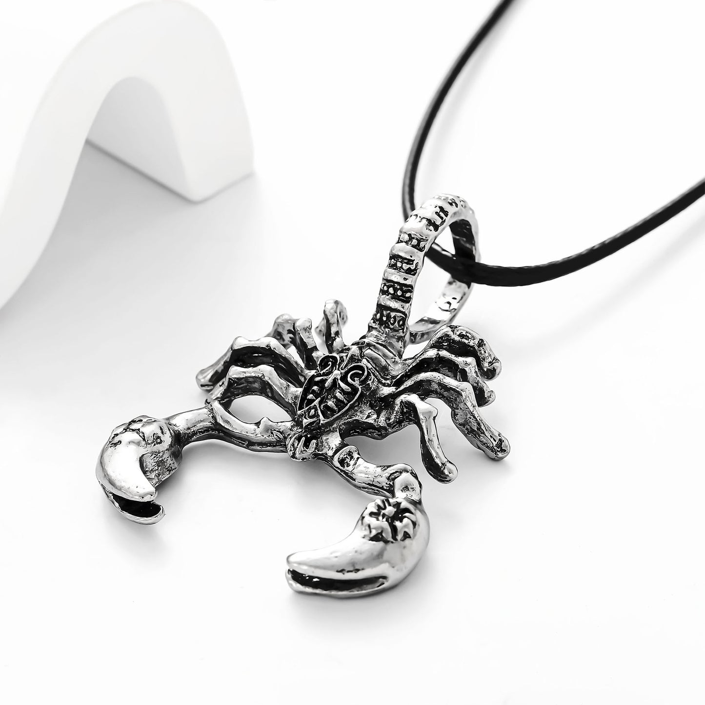 Käsintehty vintage Kaulakoru