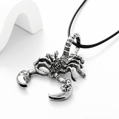 Käsintehty vintage Kaulakoru