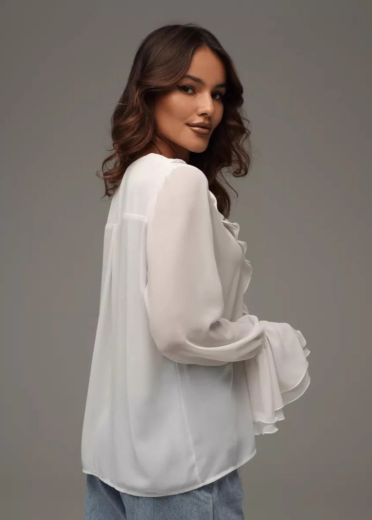 Effortlessly Elegant Garment with a Timeless Design