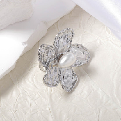 Hurmaava Helmi Sormus jokaiseen tilaisuuteen