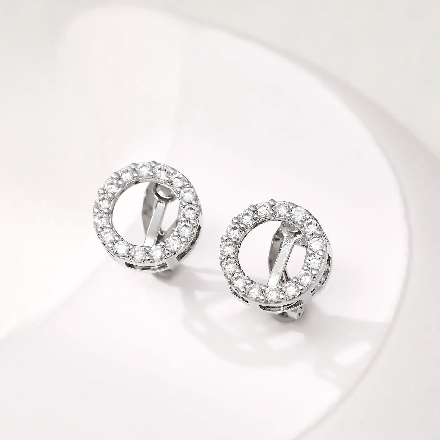 Romanttinen Korvarengas erityisiin hetkiin