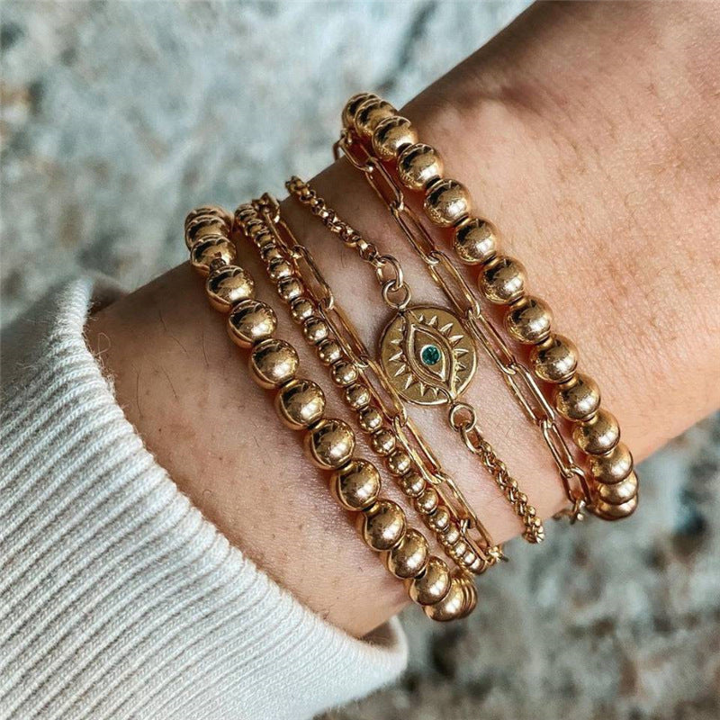 Klassinen Kulta Korusetti ajattomalla viehätyksellä