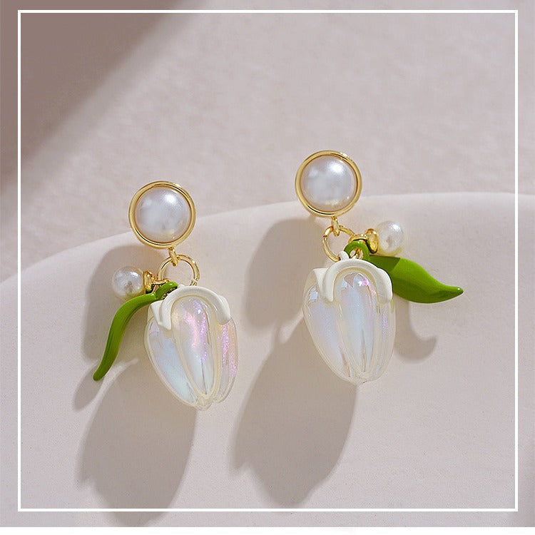 Kaunis Korvarengas ainutlaatuisella tyylillä