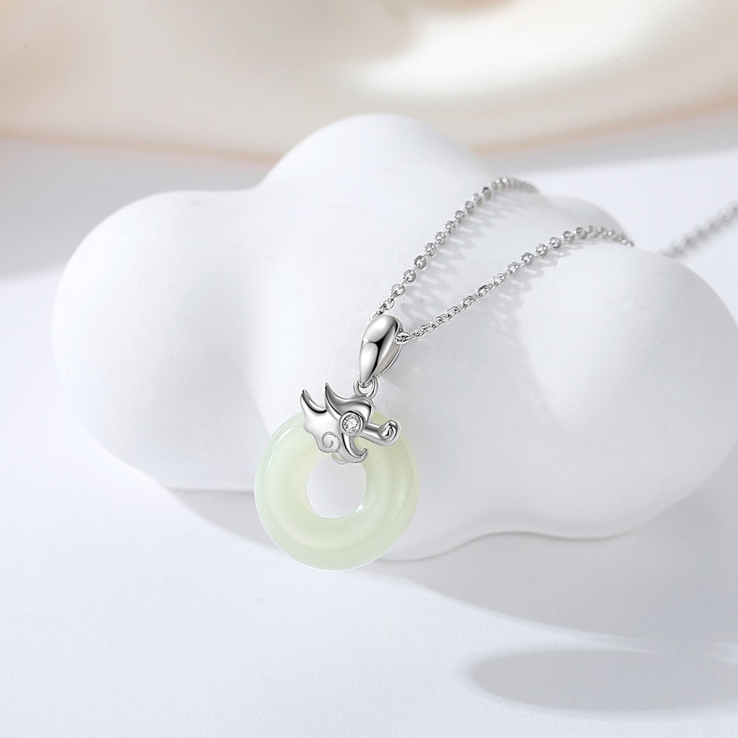 Upea Kaulakoru päivittäiseen käyttöön