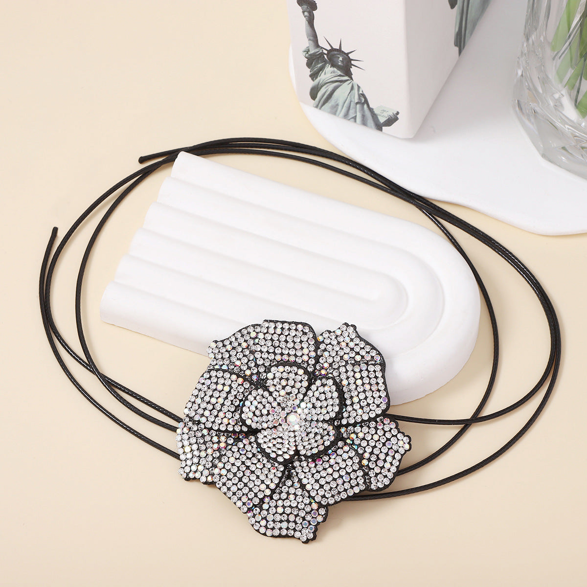 Hurmaava Kaulakoru jokaiseen tilaisuuteen