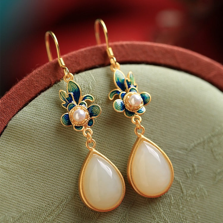 Kaunis Kulta Korusetti ainutlaatuisella tyylillä