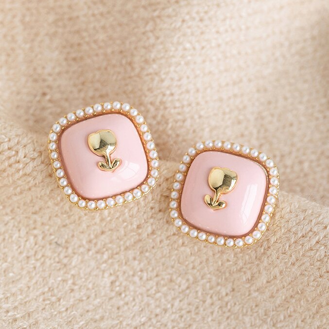 Romanttinen Helmi Korvarengas erityisiin hetkiin