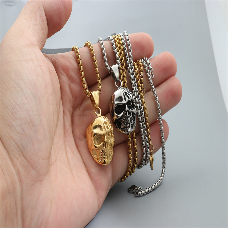 Klassinen Kaulakoru ajattomalla viehätyksellä