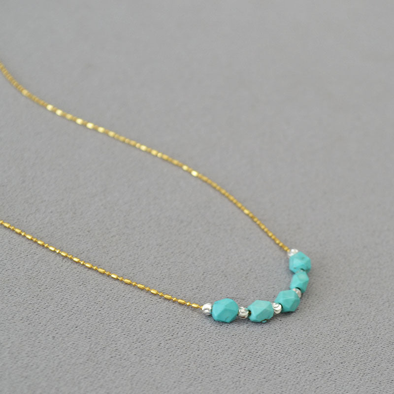 Hurmaava Kaulakoru jokaiseen tilaisuuteen