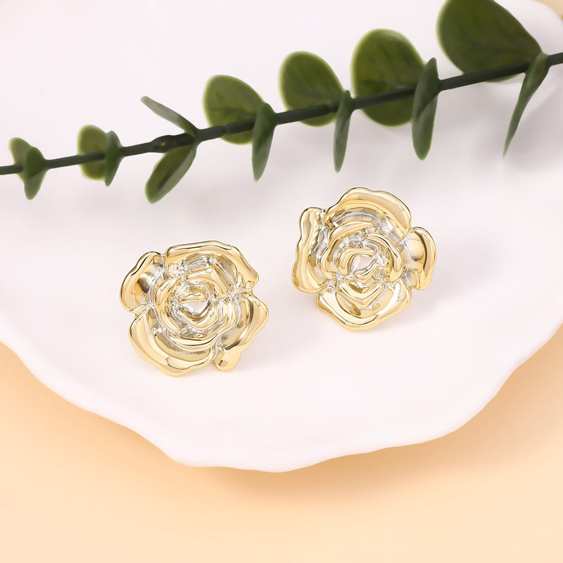 Kaunis Korvarengas ainutlaatuisella tyylillä