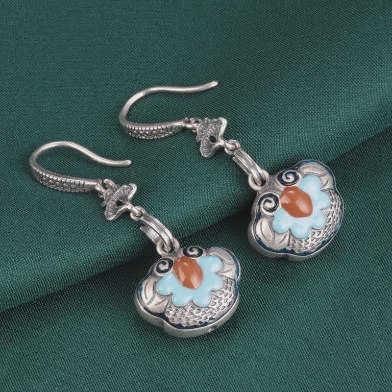 Hurmaava Hopea Korvarengas jokaiseen tilaisuuteen