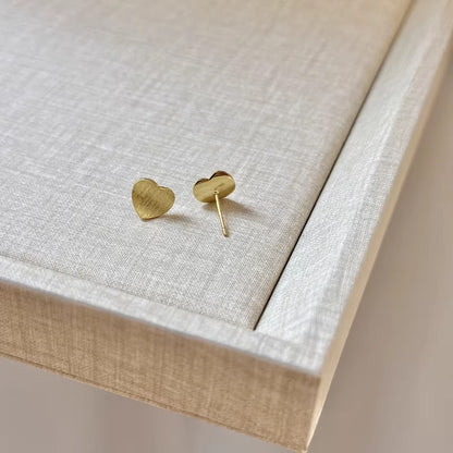 Kaunis Korvarengas ainutlaatuisella tyylillä