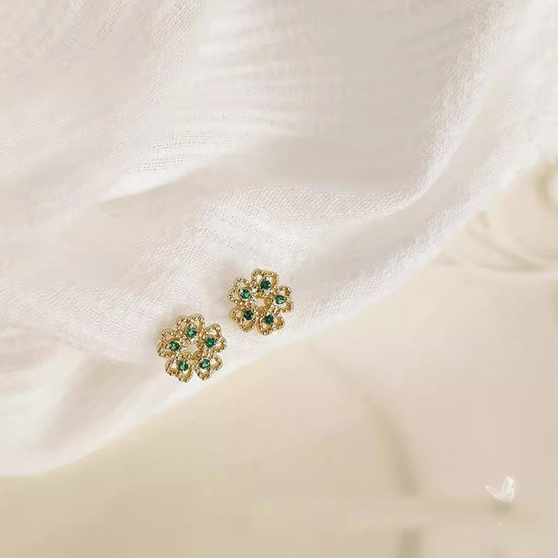 Elegantti Korvarengas jokaiseen tilaisuuteen