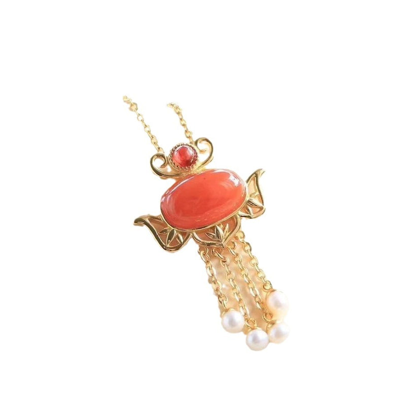 Klassinen Hopea Riipus ajattomalla viehätyksellä