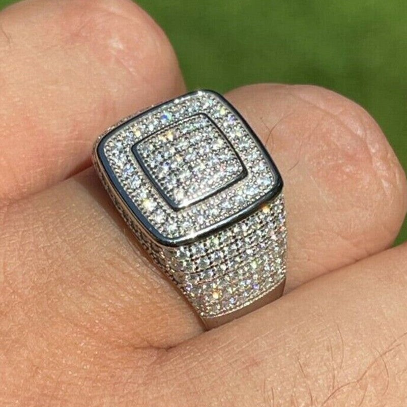 Kaunis Sormus ainutlaatuisella tyylillä