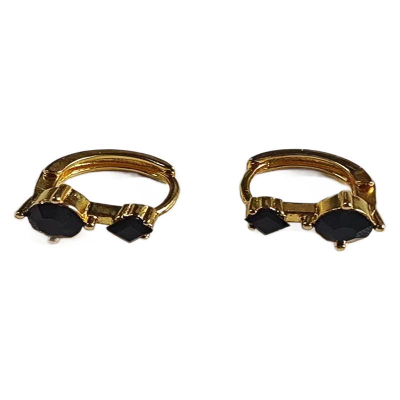 Klassinen Sormus ajattomalla viehätyksellä