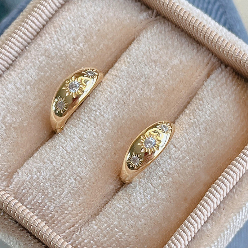 Romanttinen Kulta Korvarengas erityisiin hetkiin