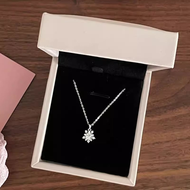 Hurmaava Kaulakoru jokaiseen tilaisuuteen