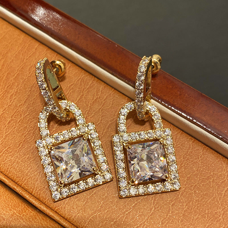 Käsintehty vintage Korvarengas