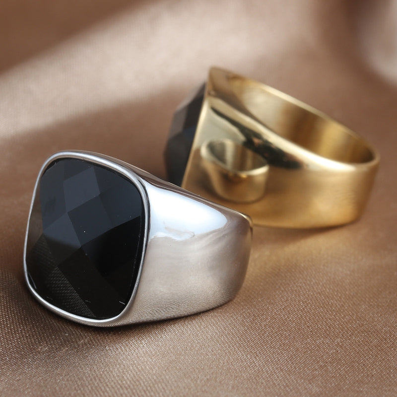 Hurmaava Sormus jokaiseen tilaisuuteen