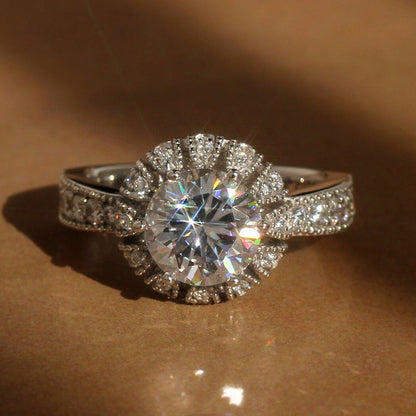 Hurmaava Sormus jokaiseen tilaisuuteen