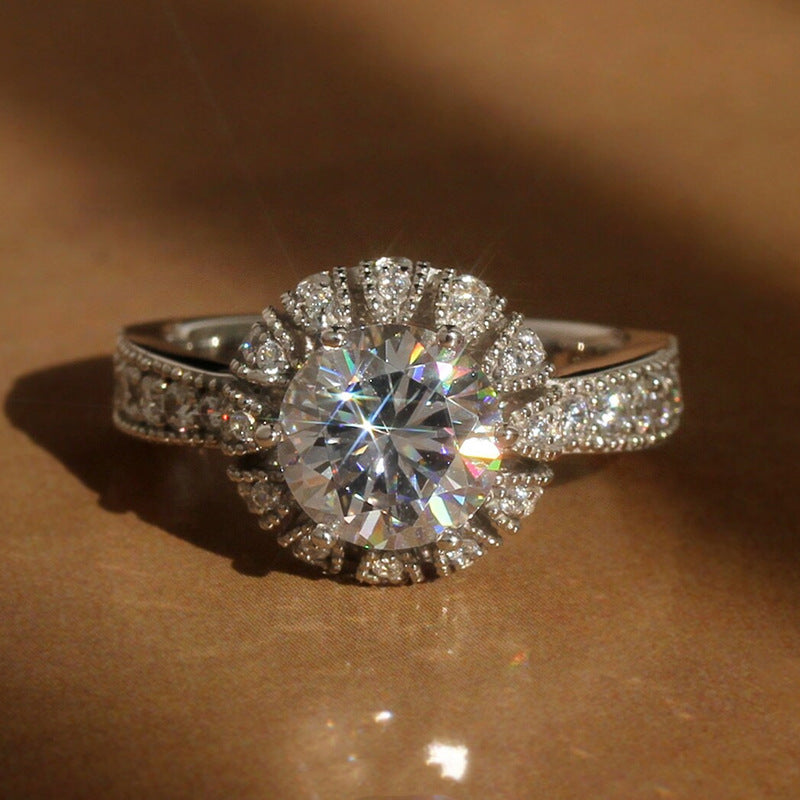 Hurmaava Sormus jokaiseen tilaisuuteen