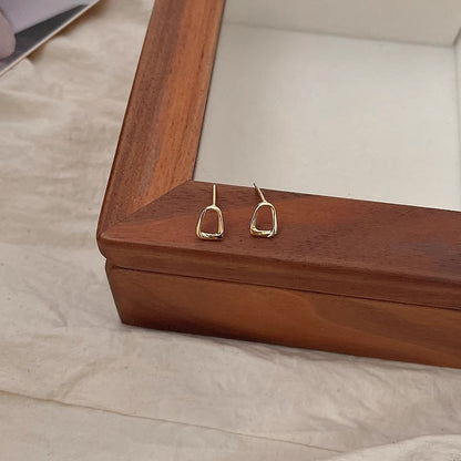 Klassinen Korvarengas ajattomalla viehätyksellä