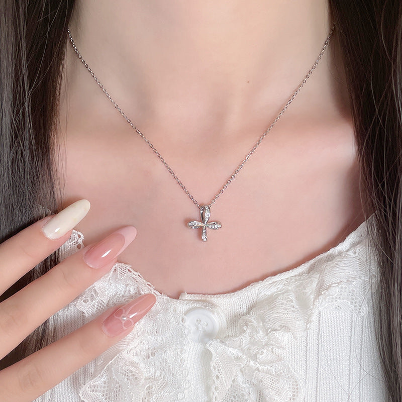 Käsintehty vintage Kaulakoru