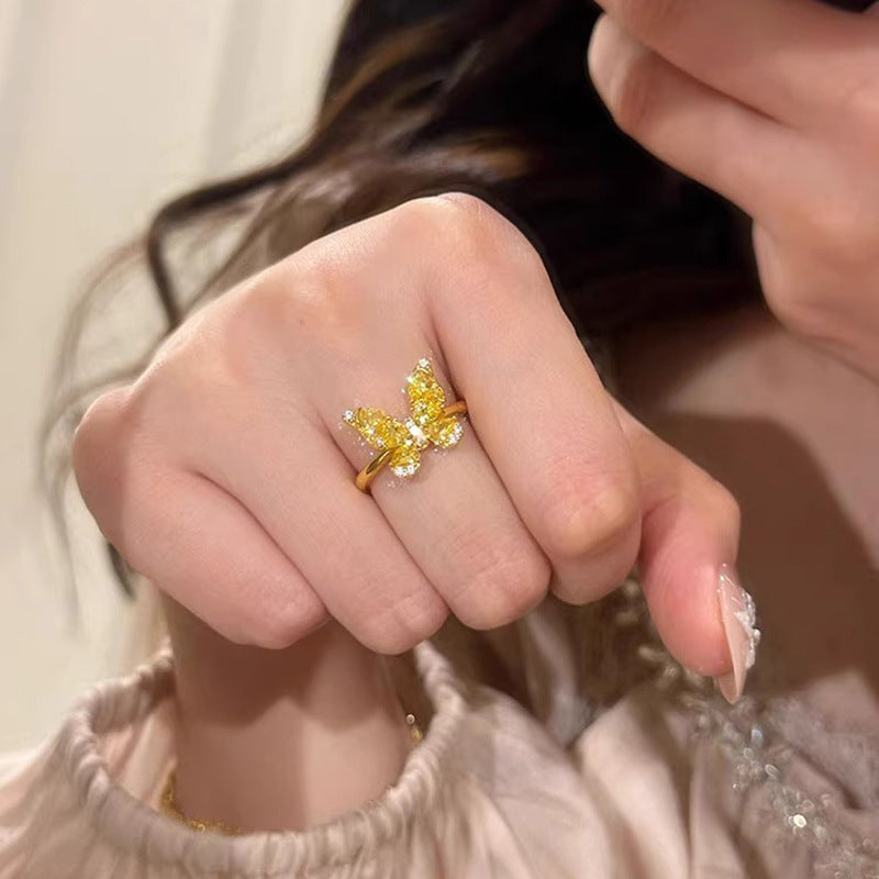 Elegantti Kulta Sormus jokaiseen tilaisuuteen