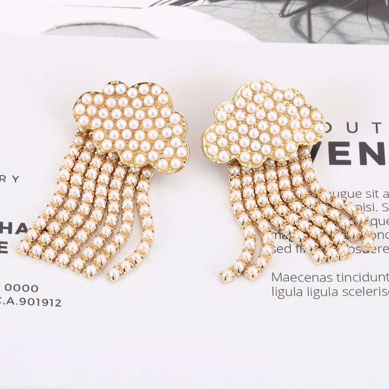 Kaunis Helmi Korusetti ainutlaatuisella tyylillä