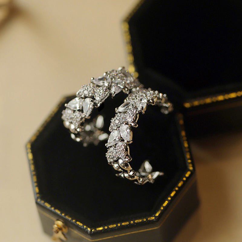 Hurmaava Korvarengas jokaiseen tilaisuuteen