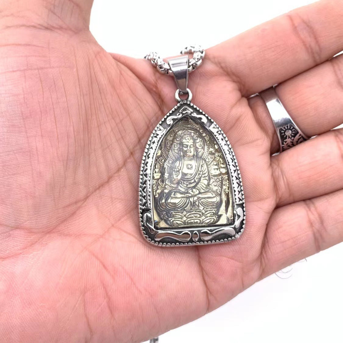 Herkkä käsityö Riipus