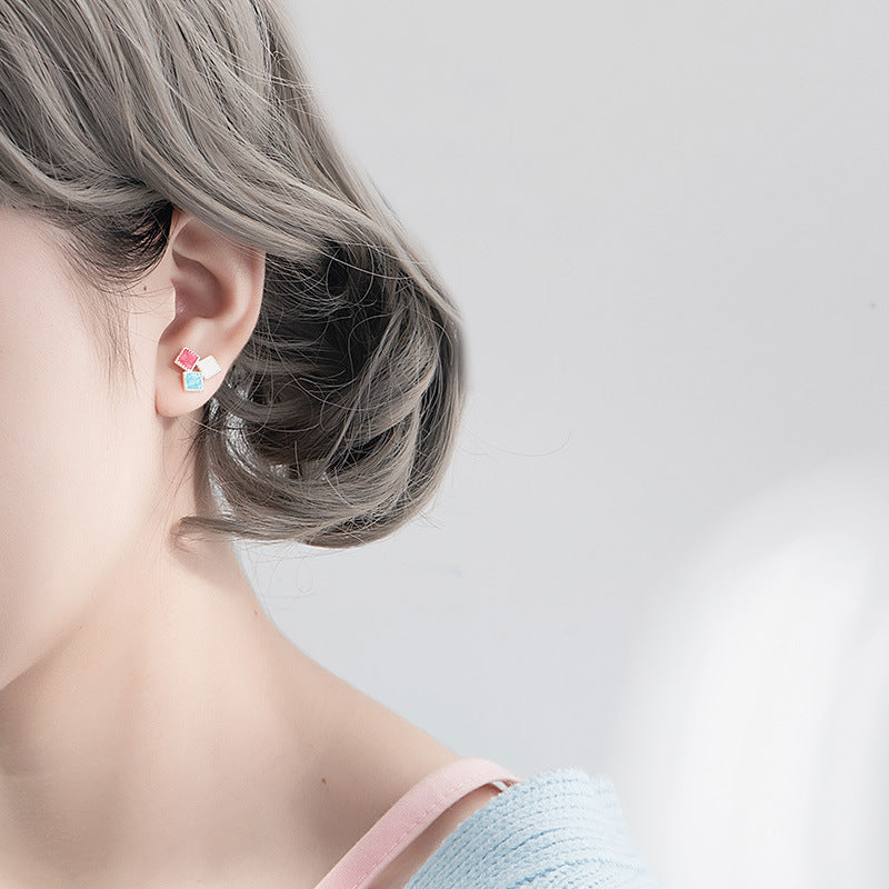 Kaunis Korvarengas ainutlaatuisella tyylillä