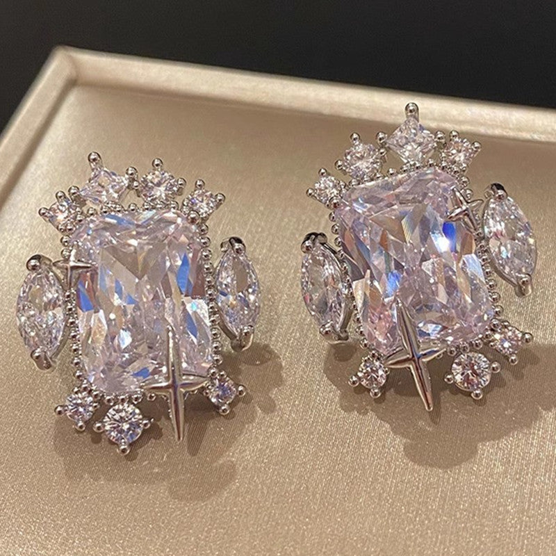 Hurmaava Korvarengas jokaiseen tilaisuuteen