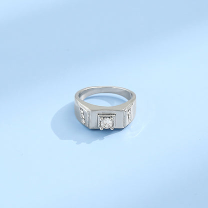 Klassinen Sormus ajattomalla viehätyksellä