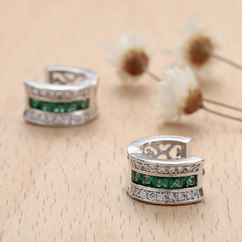 Kaunis Korvarengas ainutlaatuisella tyylillä