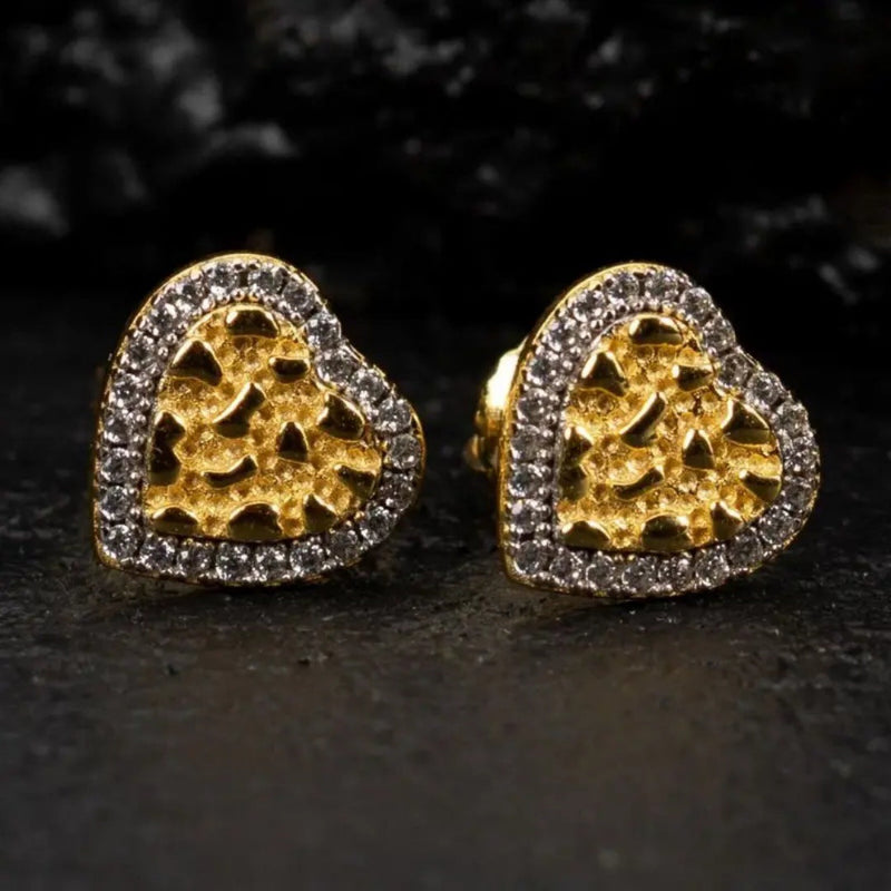 Klassinen Sormus ajattomalla viehätyksellä