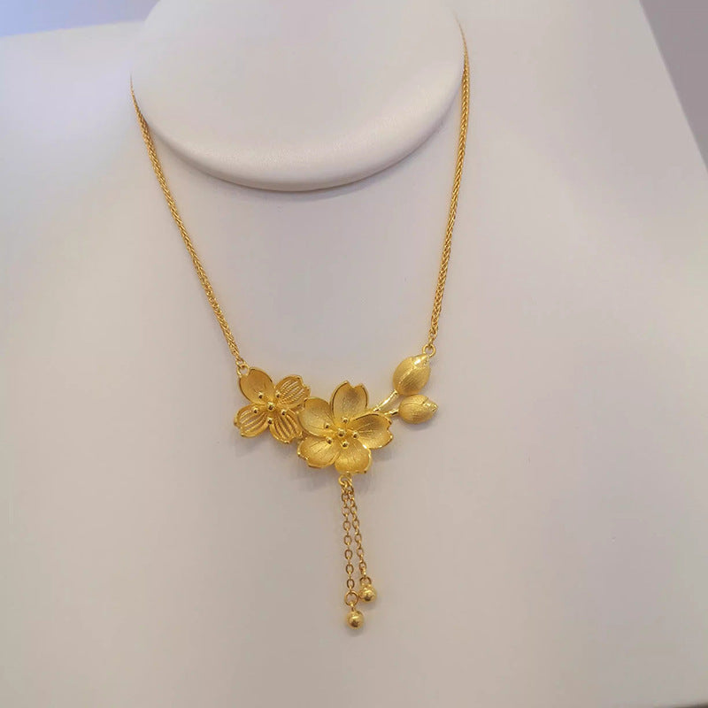 Klassinen Kulta Kaulakoru ajattomalla viehätyksellä