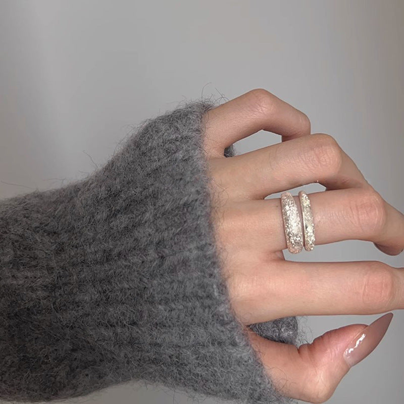 Kaunis Sormus ainutlaatuisella tyylillä