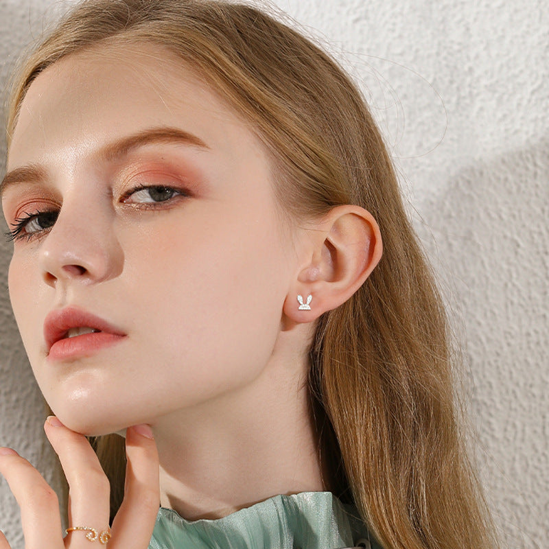 Kaunis Korvarengas ainutlaatuisella tyylillä