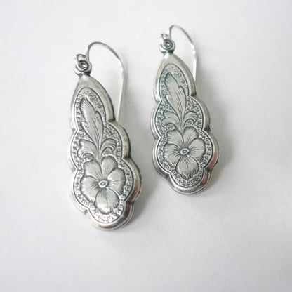 Klassinen Korvarengas ajattomalla viehätyksellä