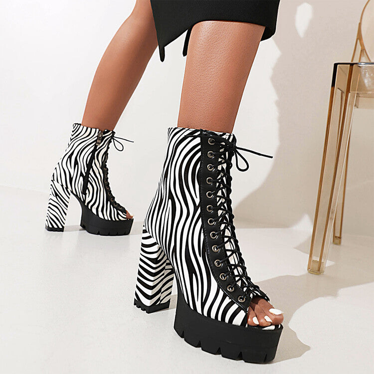 Tyylikkäät Ortopediset Sandaalit Ainutlaatuisella Muotoilulla