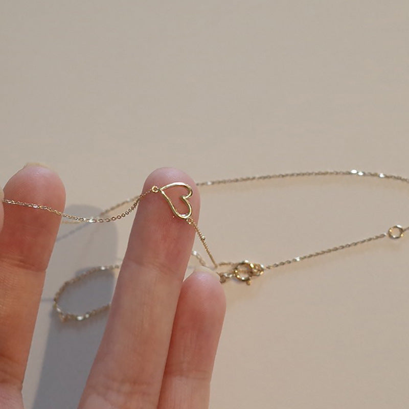 Klassinen Kaulakoru ajattomalla viehätyksellä