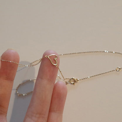 Klassinen Kaulakoru ajattomalla viehätyksellä