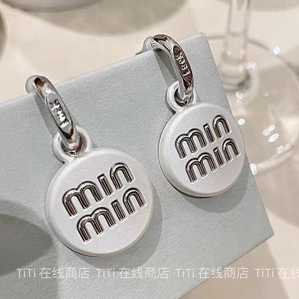 Hurmaava Korvarengas jokaiseen tilaisuuteen