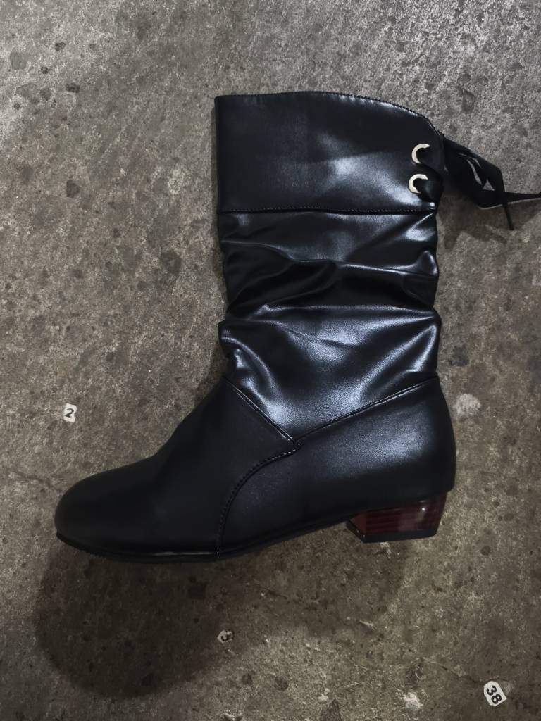 Klassiset Ortopediset Saappaat Ajattomalla Tyylillä